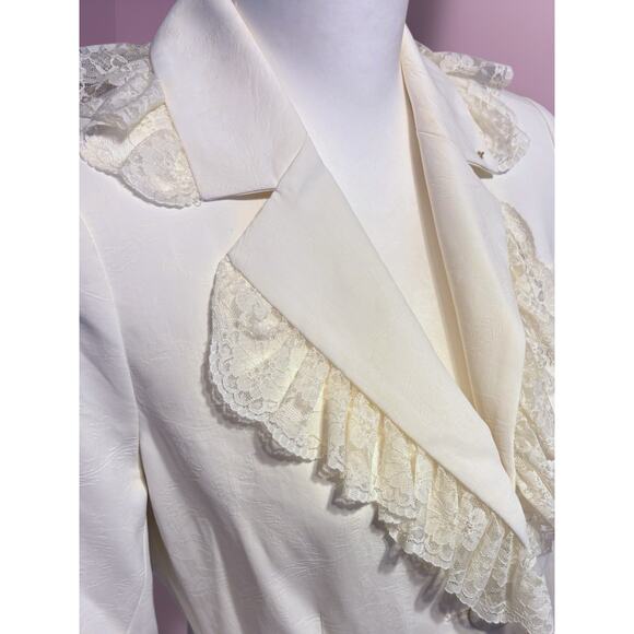 LoveShackFancy Lula Blaze In Antique White Lace Trim Single Button Size 4 - Picture 3 of 6